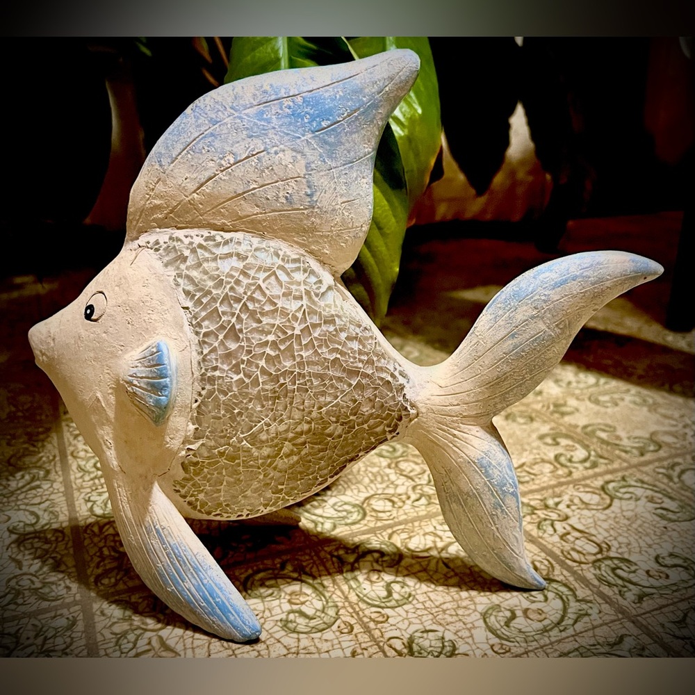 Decorative Wooden Fish w/Bluff accents & etched glass.